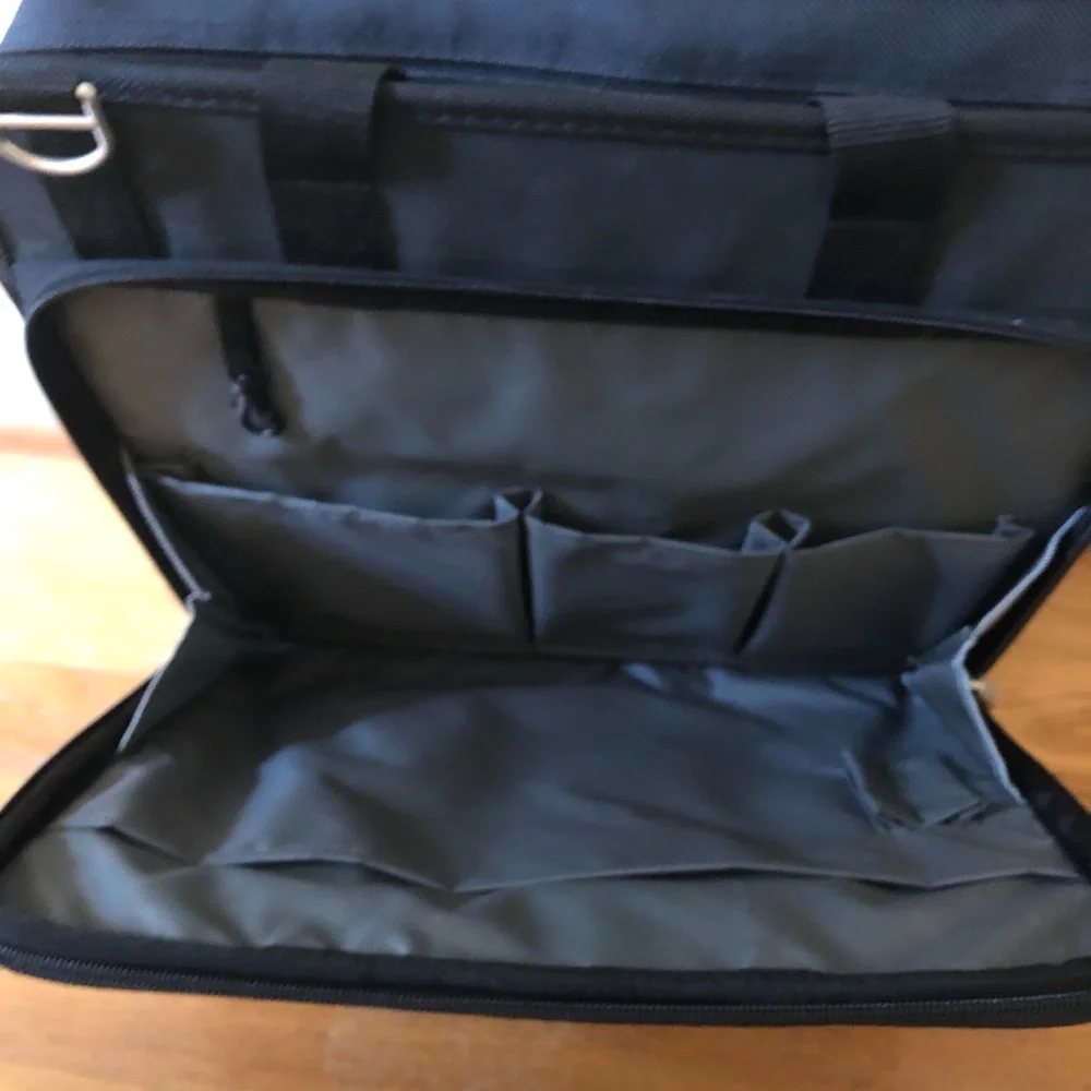 NWOT Black Canvas Compaq laptop with Shoulder Strap and leather Handles